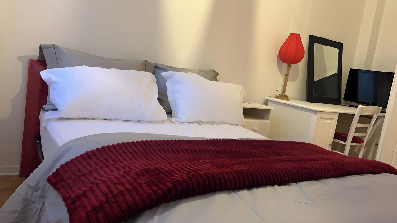 Photo of Bedroom in Colombes