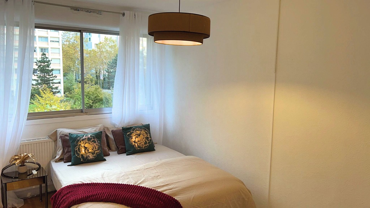 Photo of Bedroom in Colombes