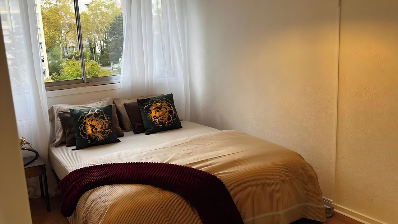 Photo of Bedroom in Colombes