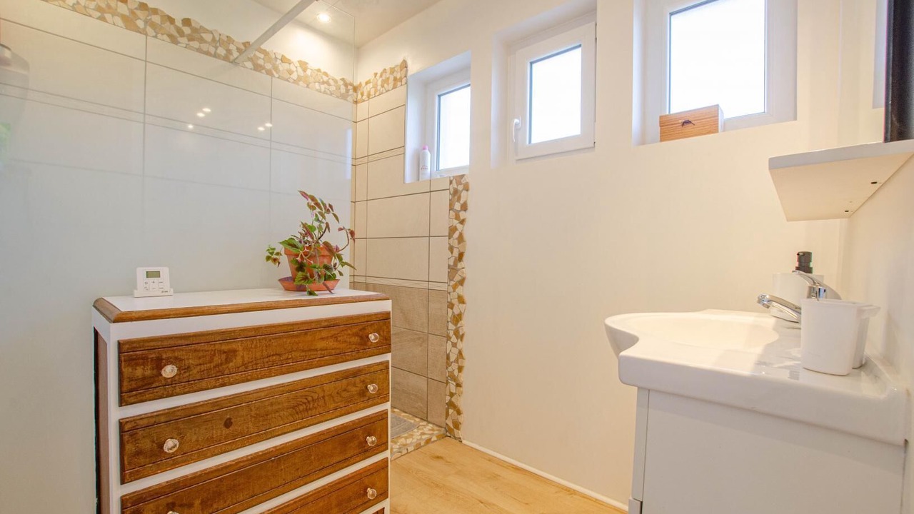 Photo of Bathroom in Auxon