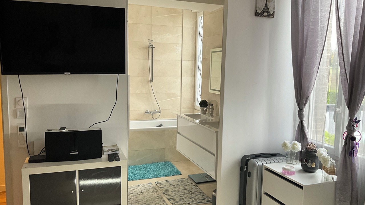 Photo of Bathroom in Sennecey-les-Dijon