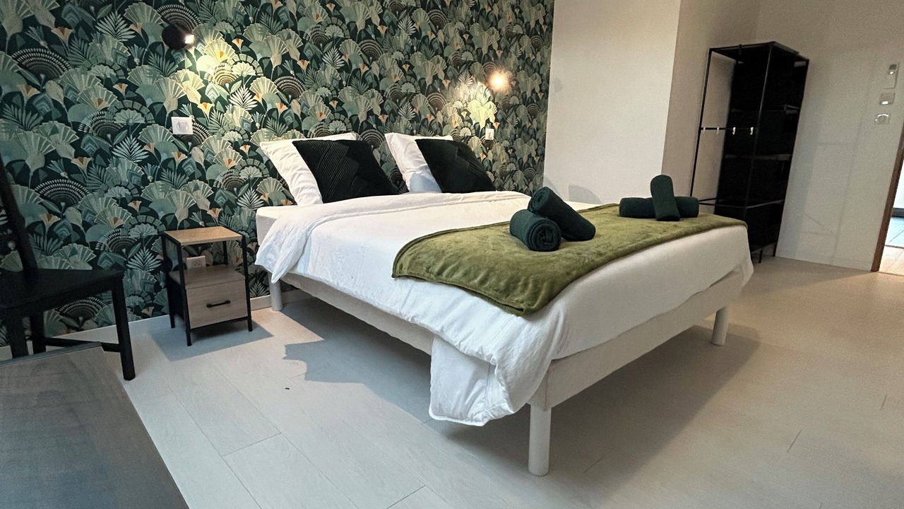 Photo of Bedroom in Oeuilly
