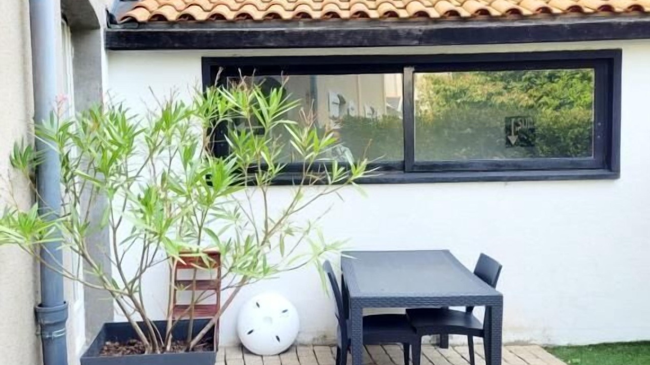Photo of Patio Balcony in Richebourg - Saint-Clement