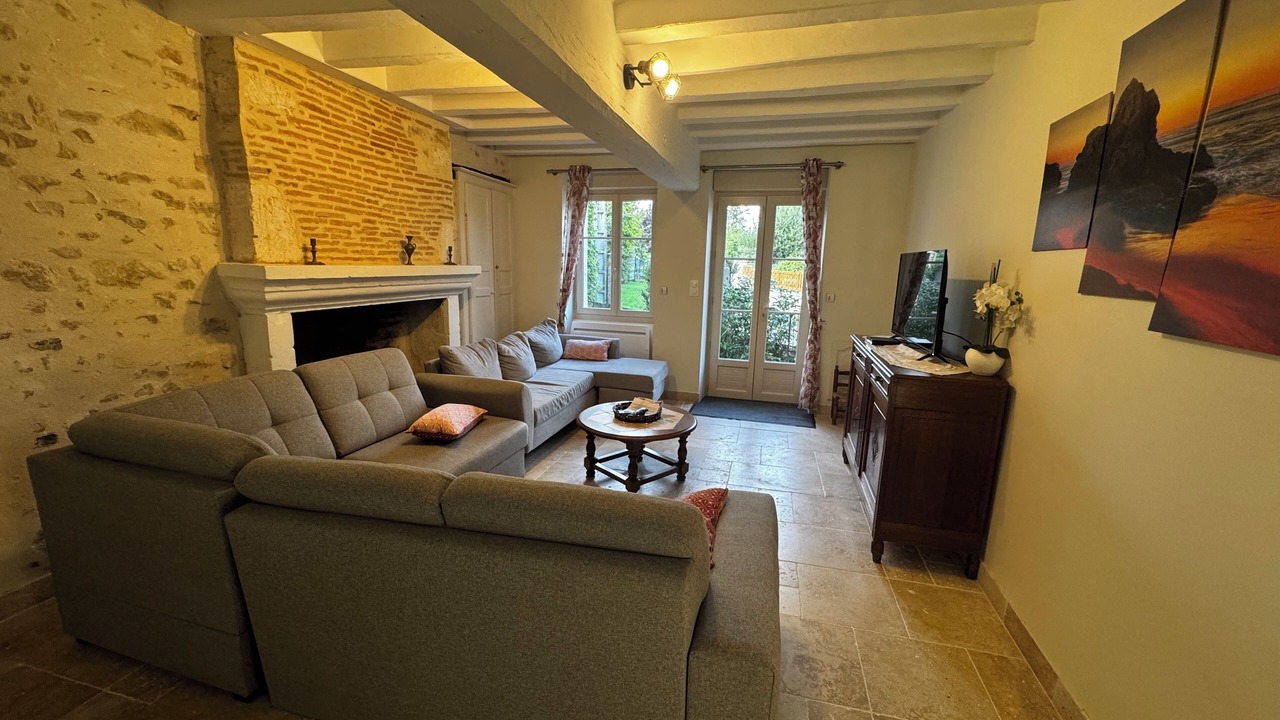 Photo of Livingroom in Le Deffand
