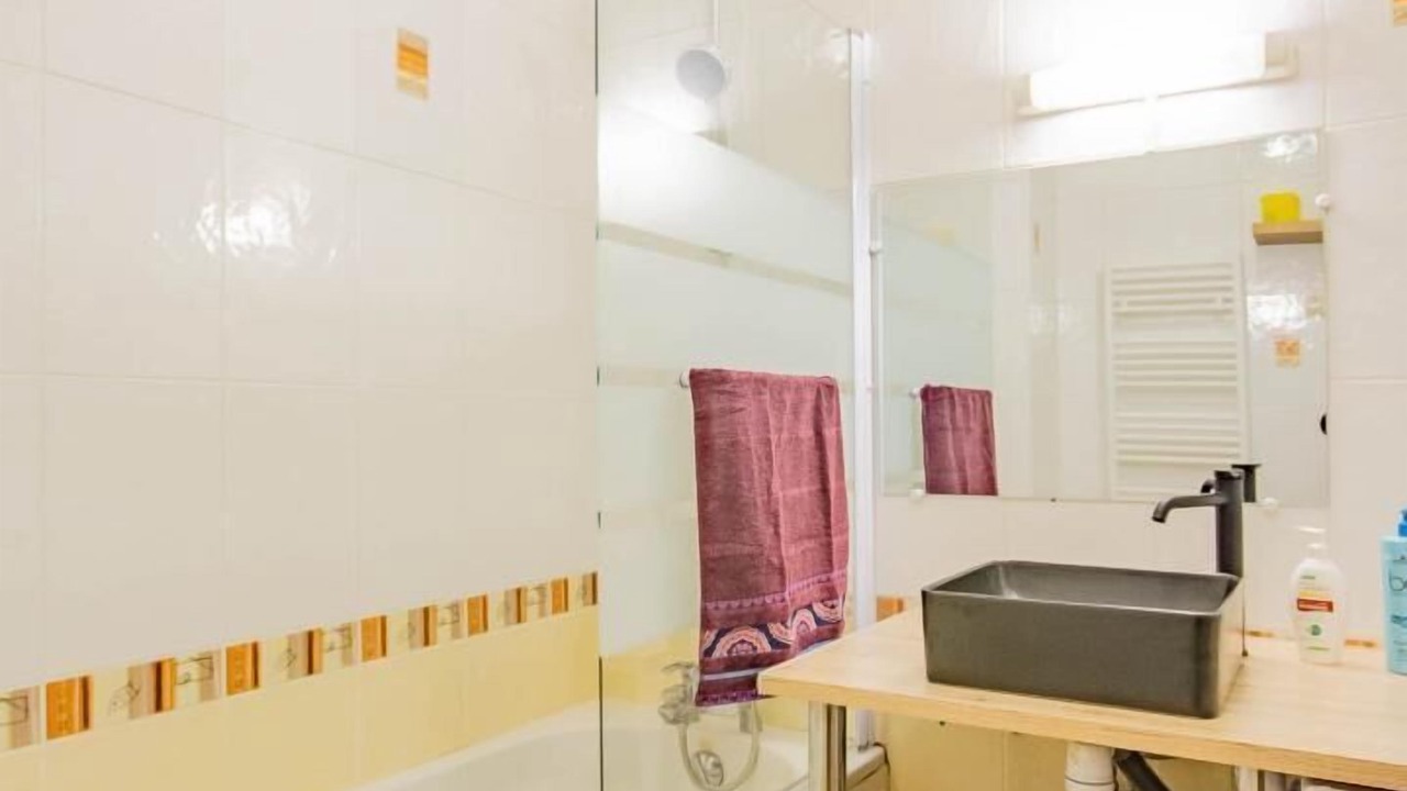 Photo of Bathroom in Pierre-de-Bresse