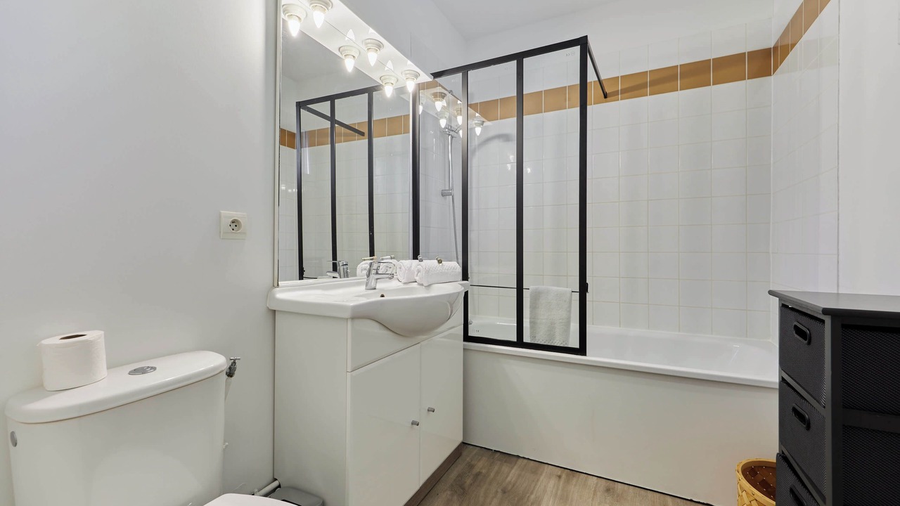 Photo of Bathroom in Equemauville