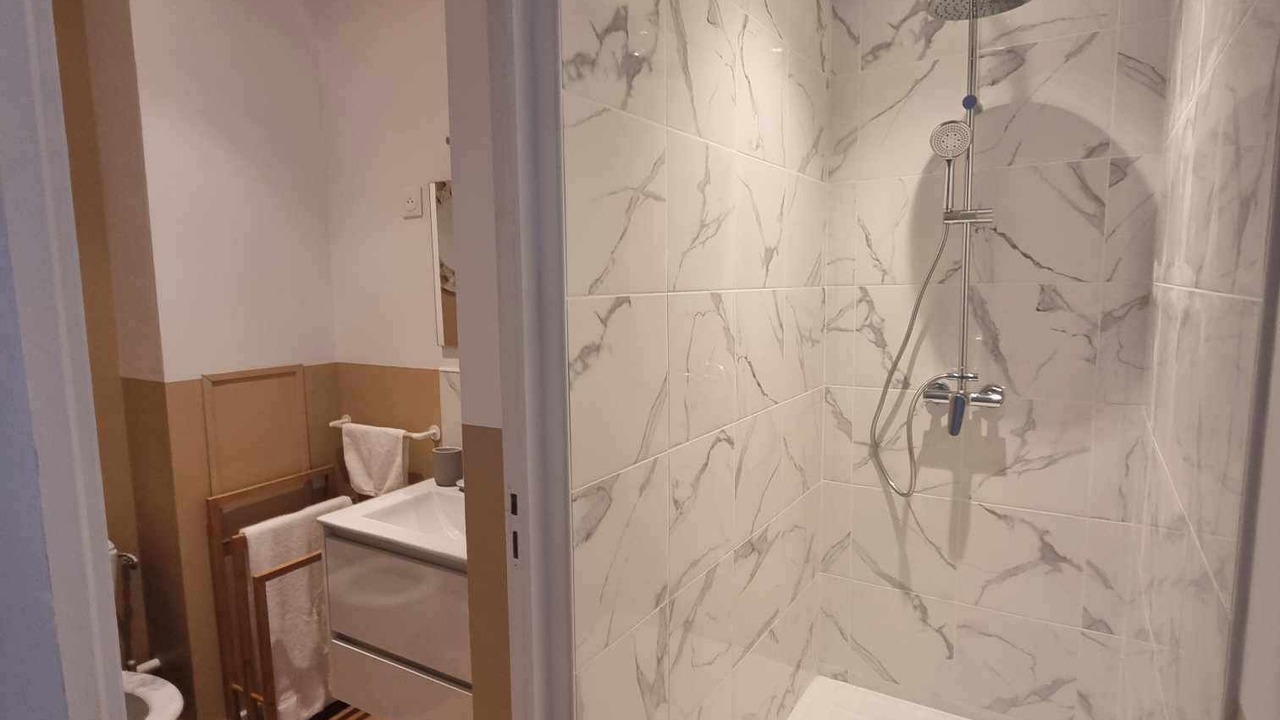 Photo of Bathroom in Gare