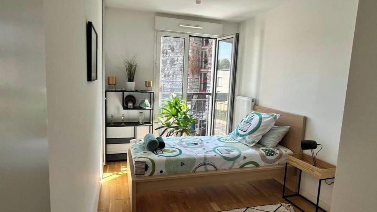Photo of Bedroom in Drancy Centre