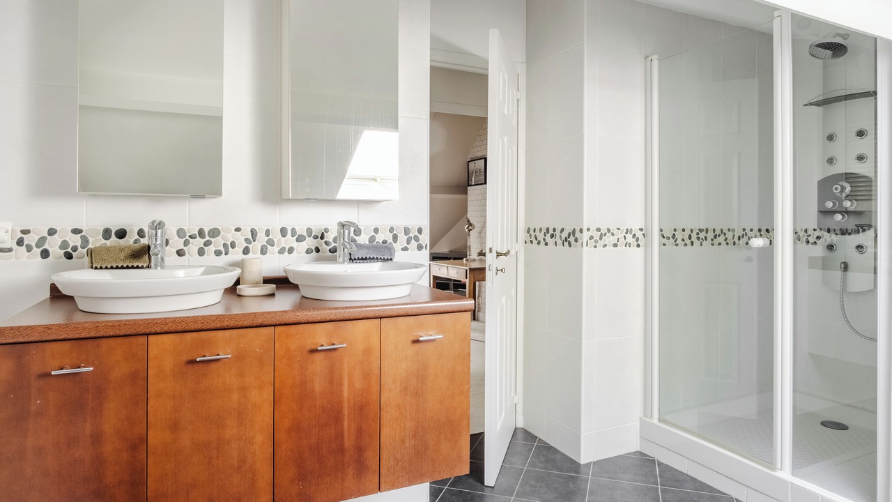 Photo of Bathroom in Saint-Nom-la-Breteche