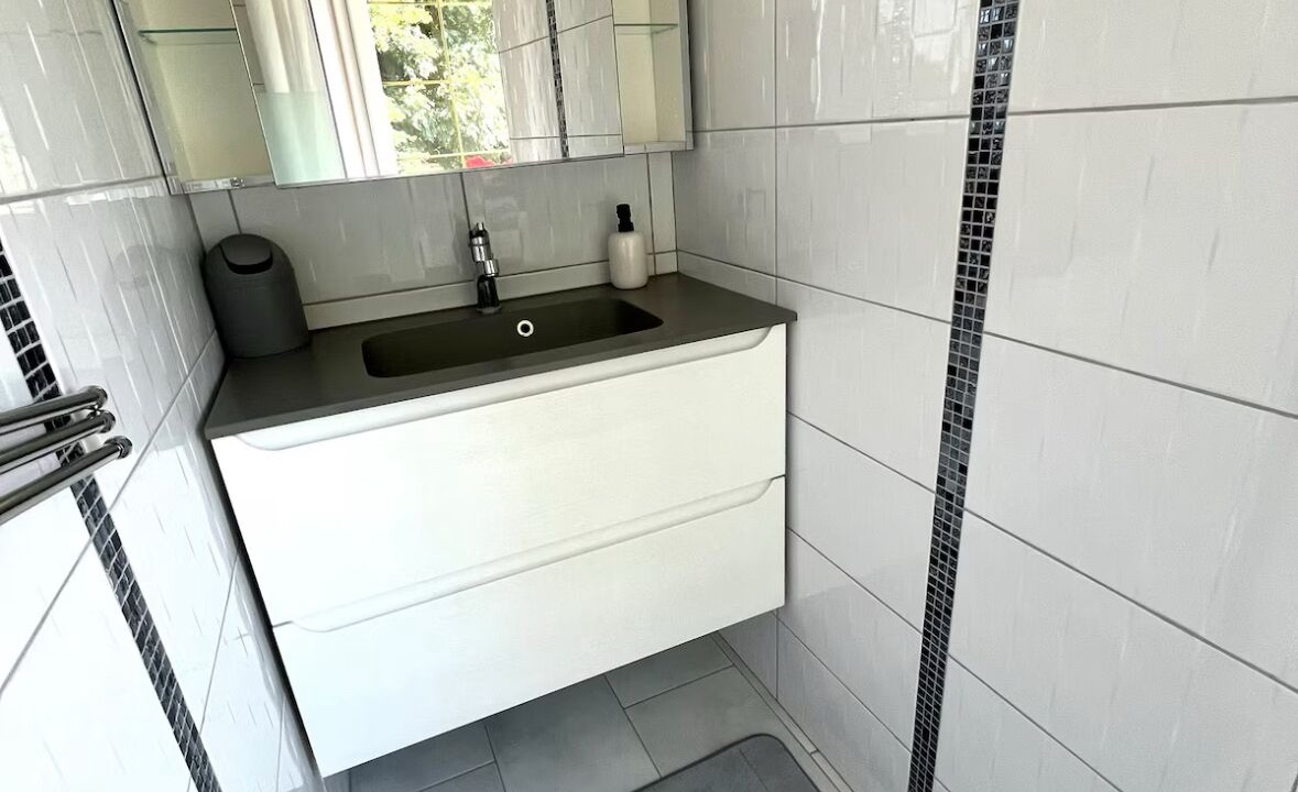 Photo of Bathroom in Neuville-Ferrieres