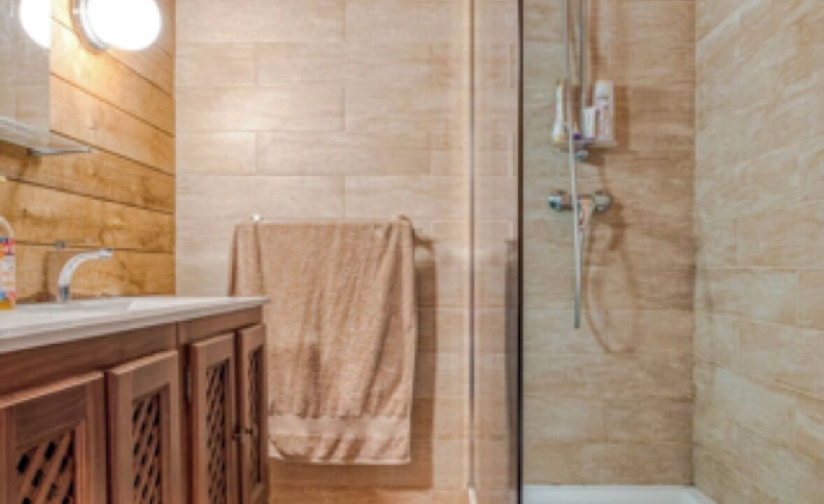 Photo of Bathroom in Equemauville