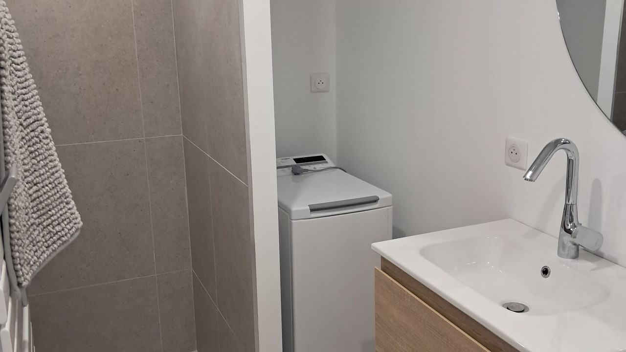 Photo of Bathroom in Prunay-sur-Essonne