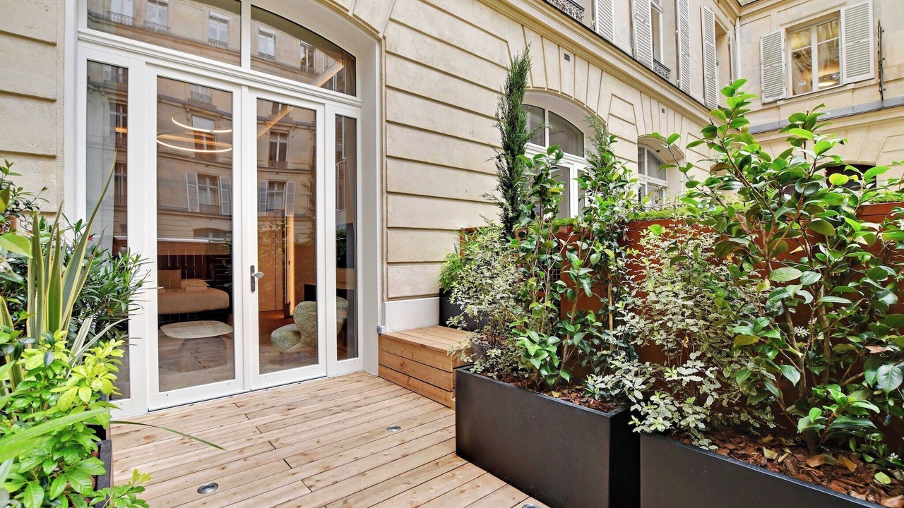 Photo of Outdoor in Champs-Elysees