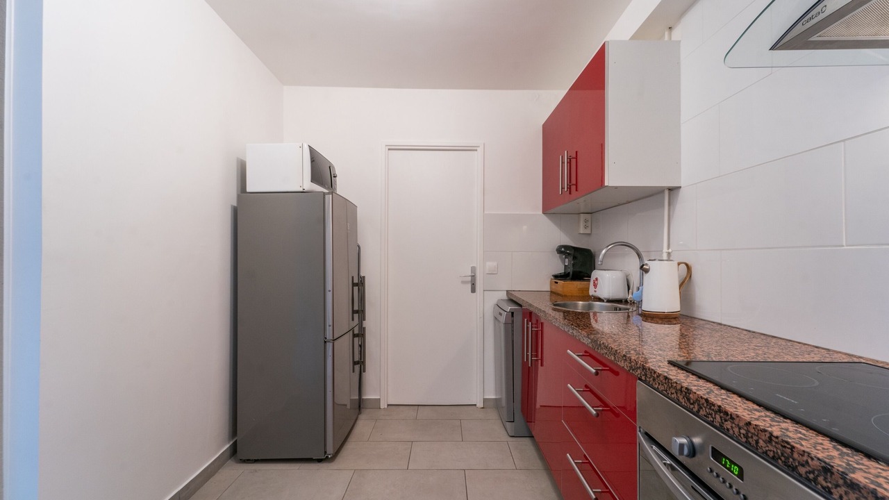 Photo of Kitchen in Stains
