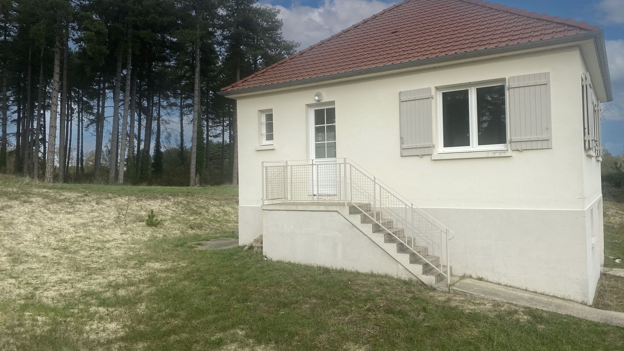 Photo of Outdoor in Saint-Quentin-en-Tourmont