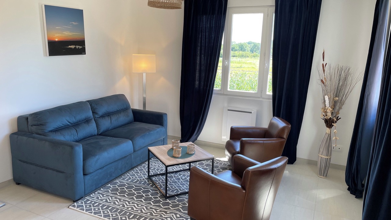 Photo of Livingroom in Saint-Quentin-en-Tourmont