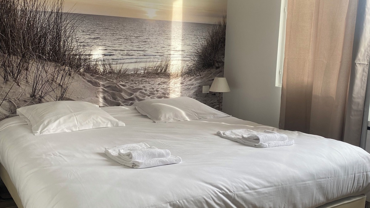 Photo of Bedroom in Saint-Quentin-en-Tourmont