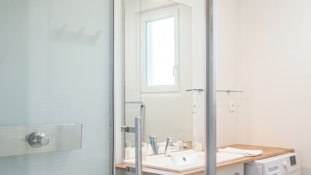 Photo of Bathroom in Saint-Quentin-en-Tourmont