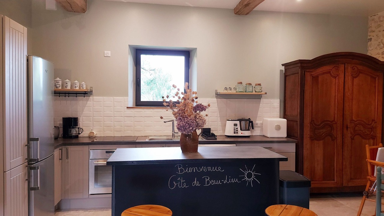 Photo of Kitchen in Umpeau