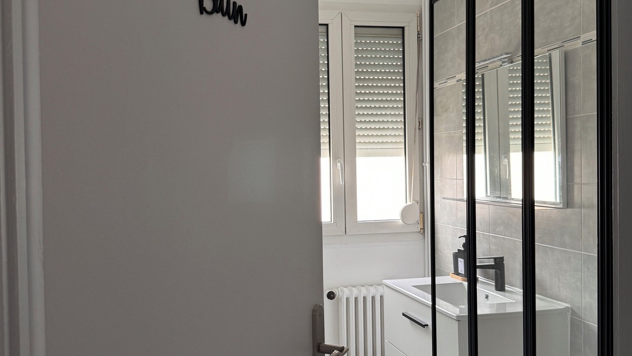Photo of Bathroom in Athis-Mons
