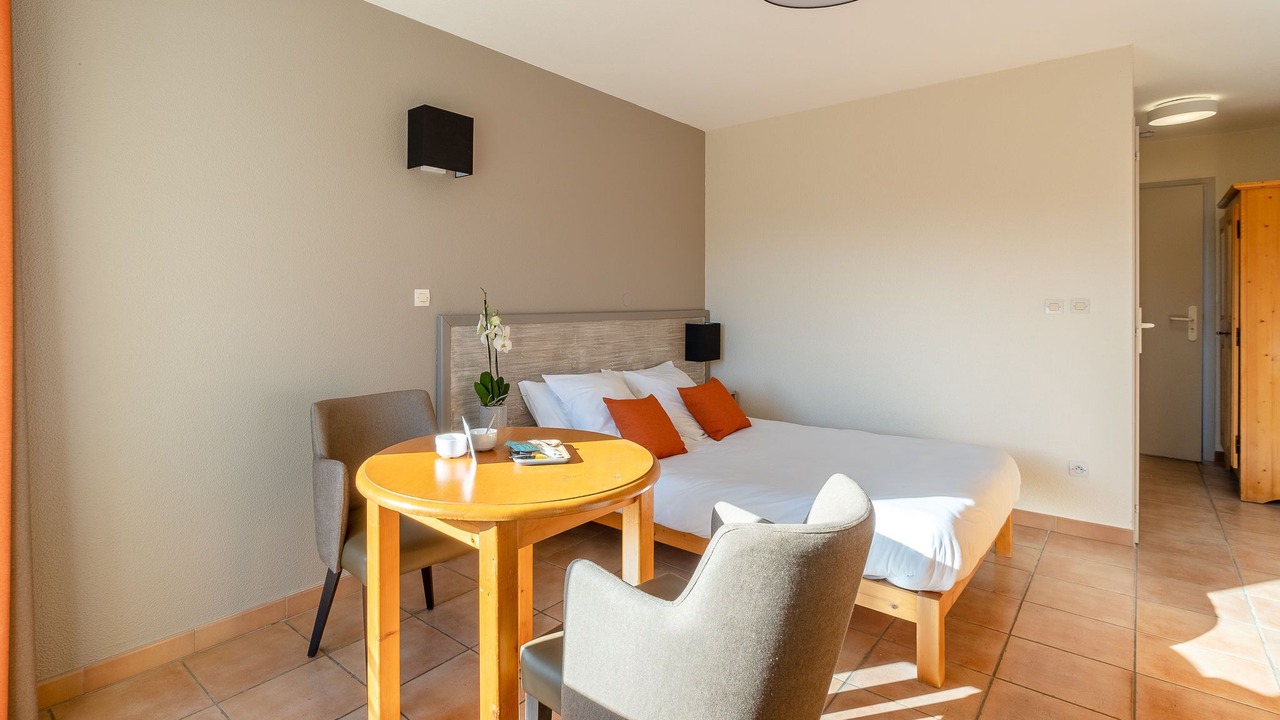 Photo of Bedroom in Lons-le-Saunier