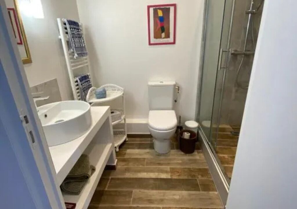 Photo of Bathroom in Commarin