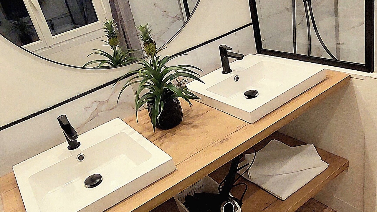 Photo of Bathroom in Bethune