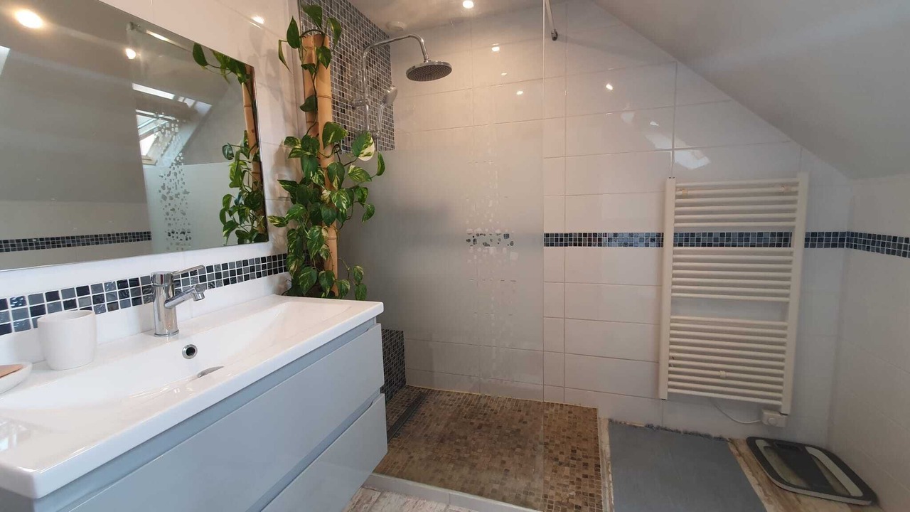 Photo of Bathroom in Lucy-sur-Cure