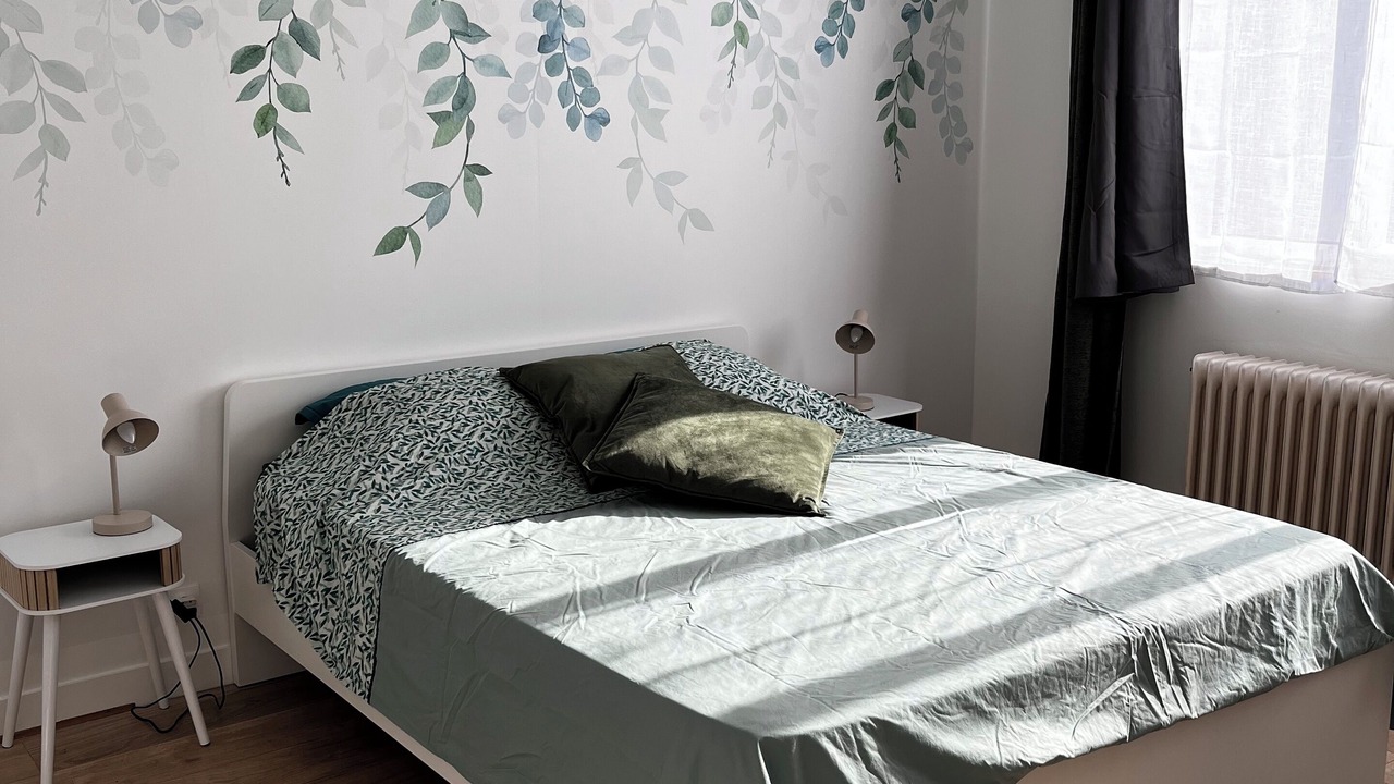 Photo of Bedroom in Sees