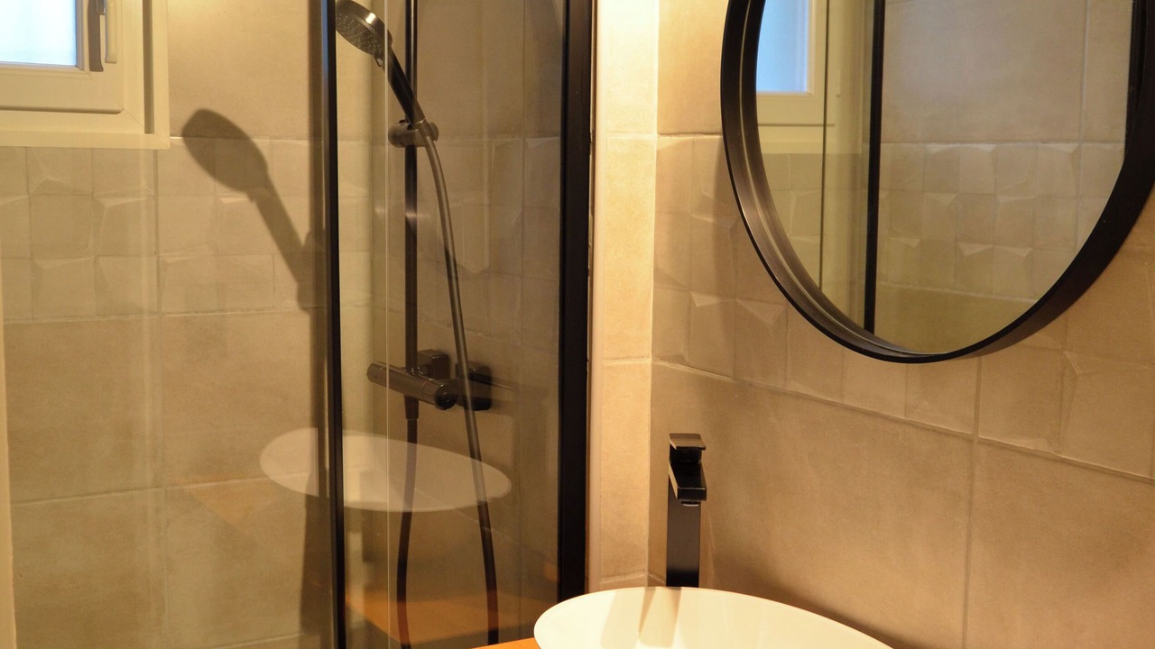 Photo of Bathroom in Sault-Saint-Remy