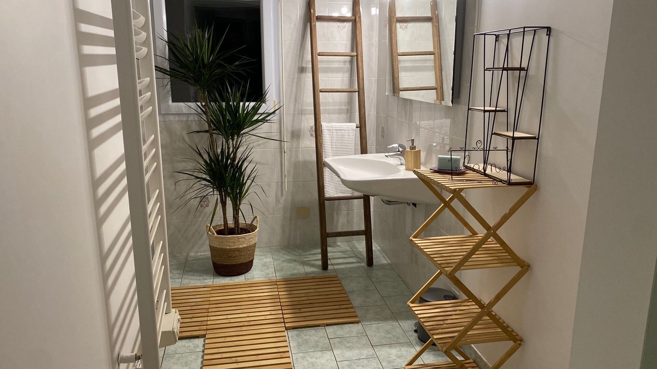 Photo of Bathroom in Saint-Pierre-de-Mailloc