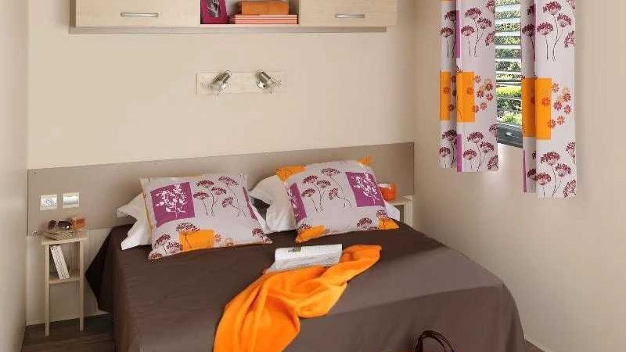 Photo of Bedroom in Vaux-le-Penil