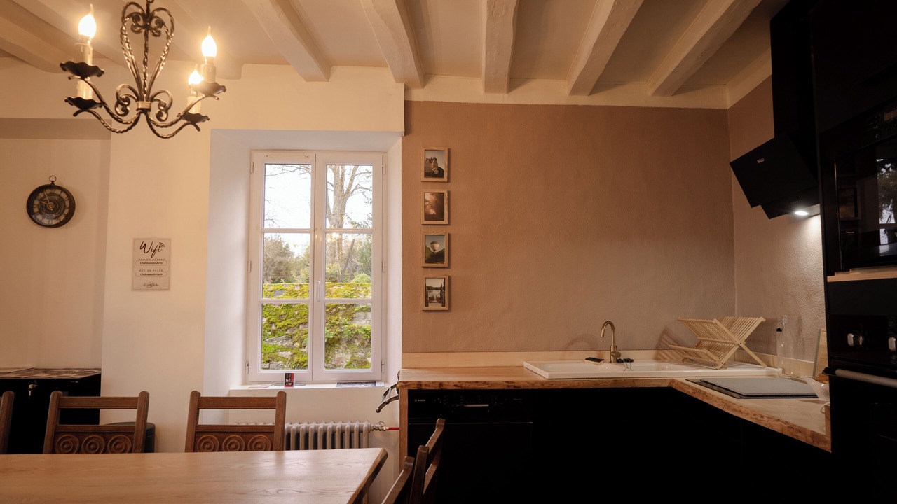 Photo of Kitchen in Saint-Saturnin-sur-Loire