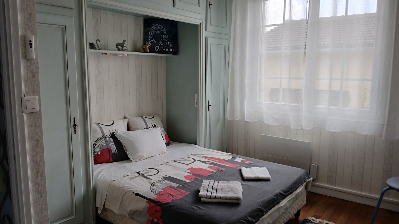 Photo of Bedroom in Rosny-sur-Seine