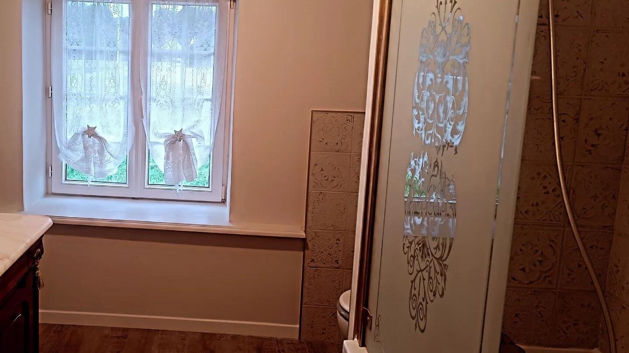 Photo of Bathroom in Saint-Cyr-sur-Morin
