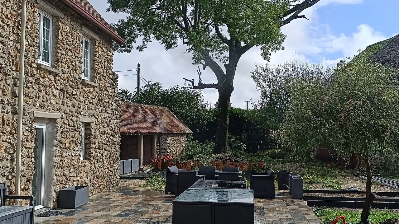 Photo of Patio Balcony in Saint-Cyr-sur-Morin