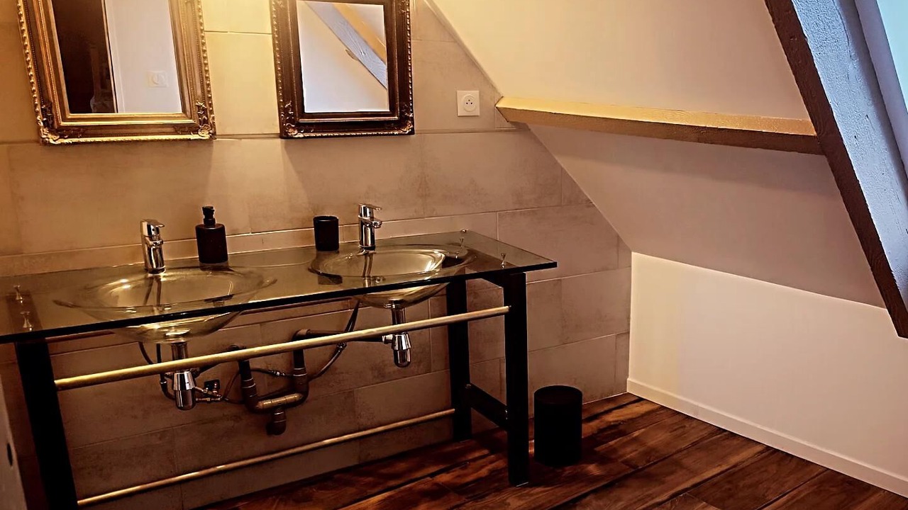 Photo of Bathroom in Saint-Cyr-sur-Morin