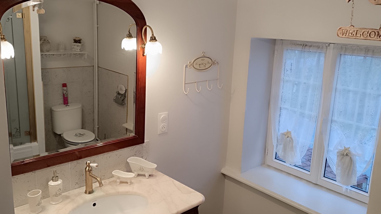 Photo of Bathroom in Saint-Cyr-sur-Morin