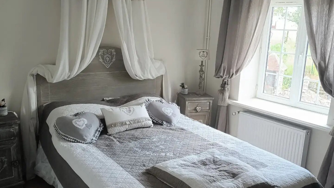 Photo of Bedroom in Saint-Cyr-sur-Morin