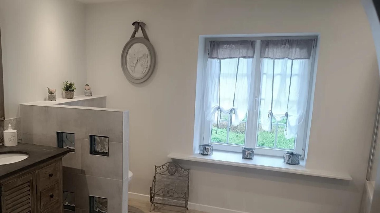 Photo of Bathroom in Saint-Cyr-sur-Morin