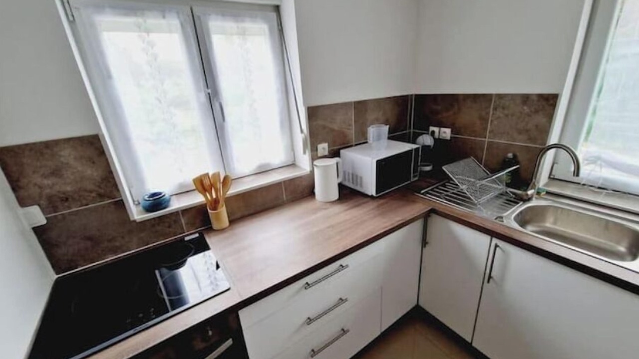 Photo of Kitchen in Maing