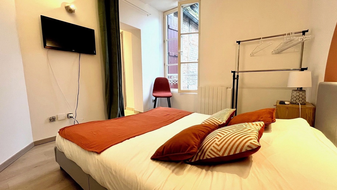 Photo of Bedroom in Sens