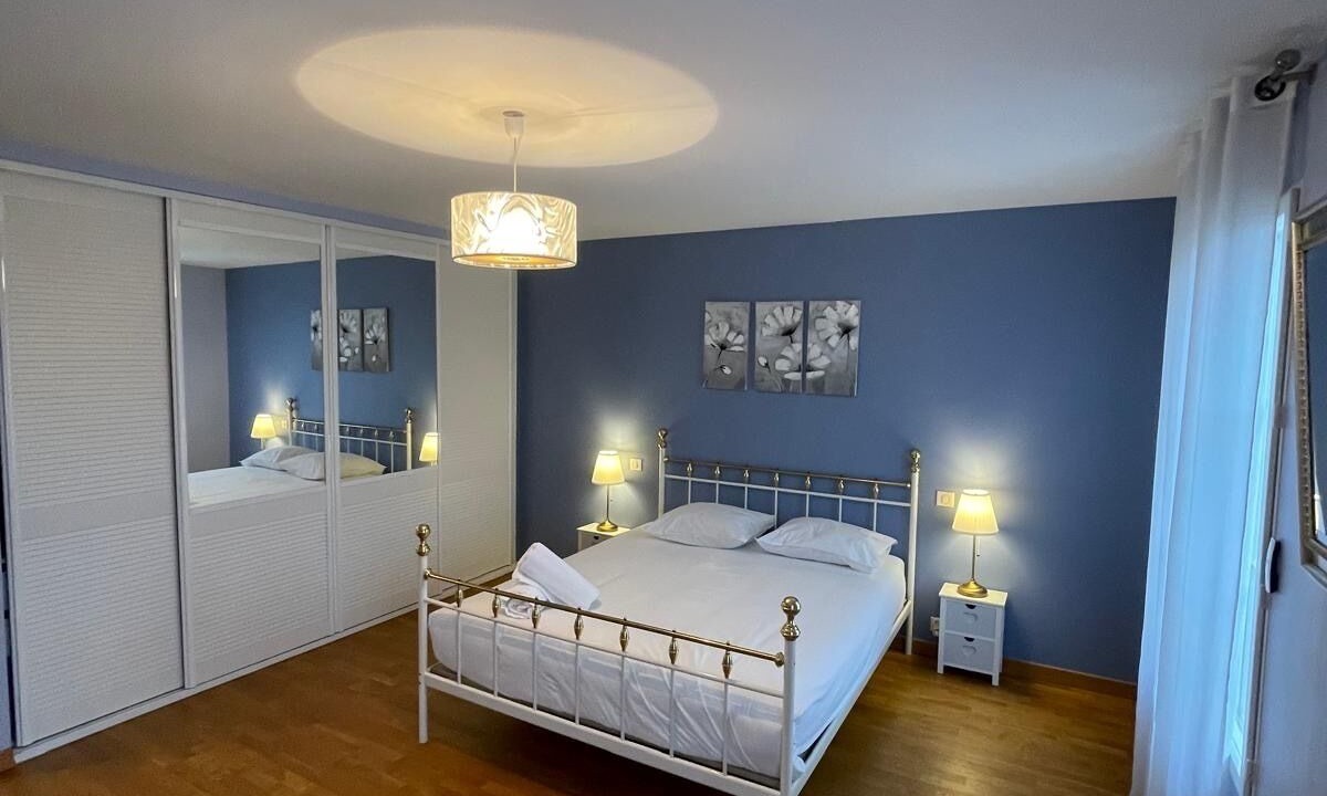 Photo of Bedroom in Villeneuve-le-Comte