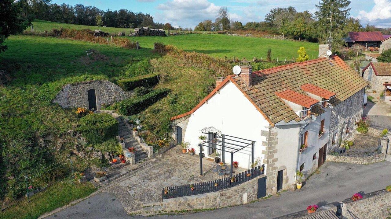 Photo of Outdoor in Saint-Pardoux-d'Arnet