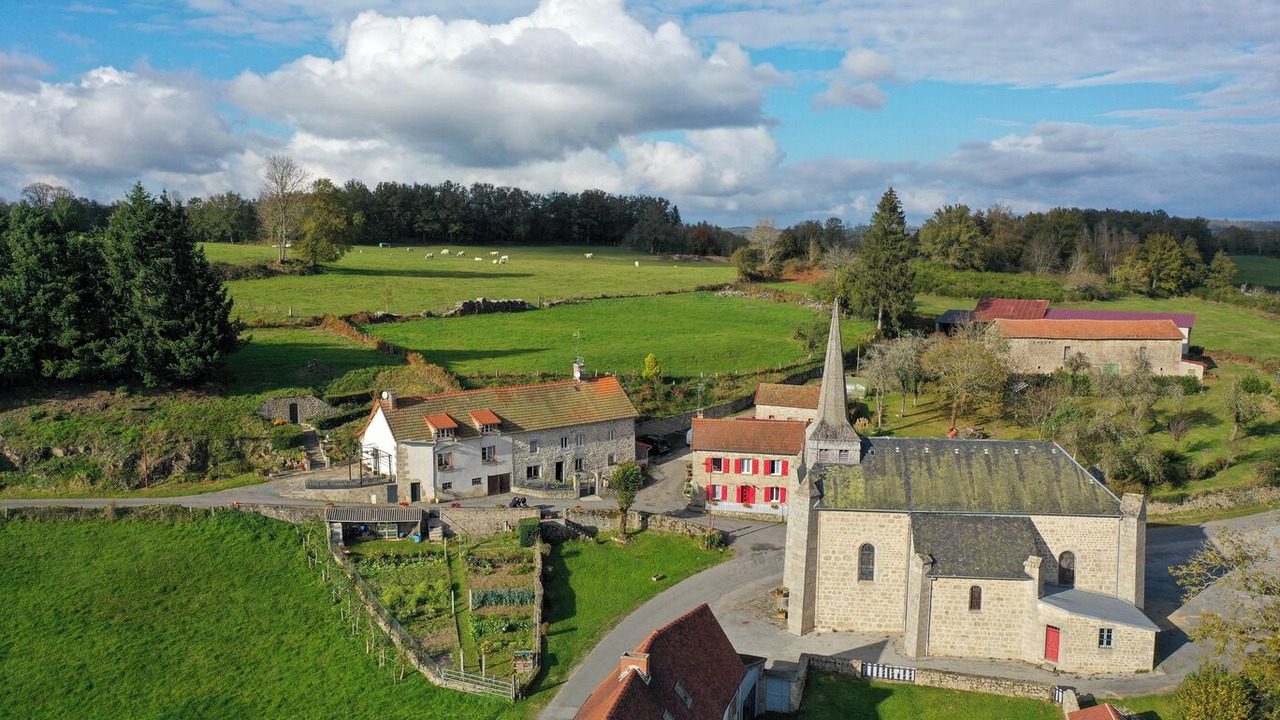 Photo of Outdoor in Saint-Pardoux-d'Arnet