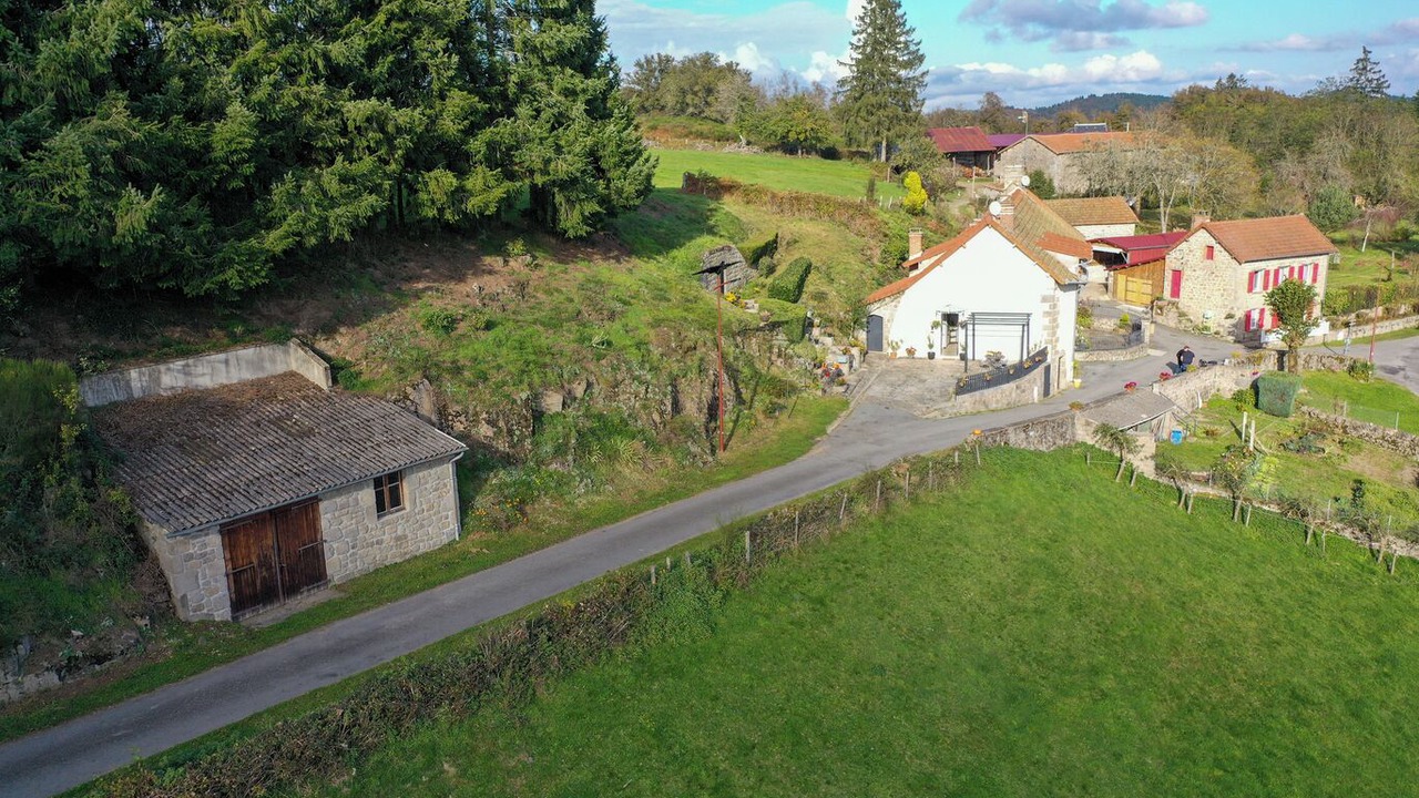 Photo of Outdoor in Saint-Pardoux-d'Arnet