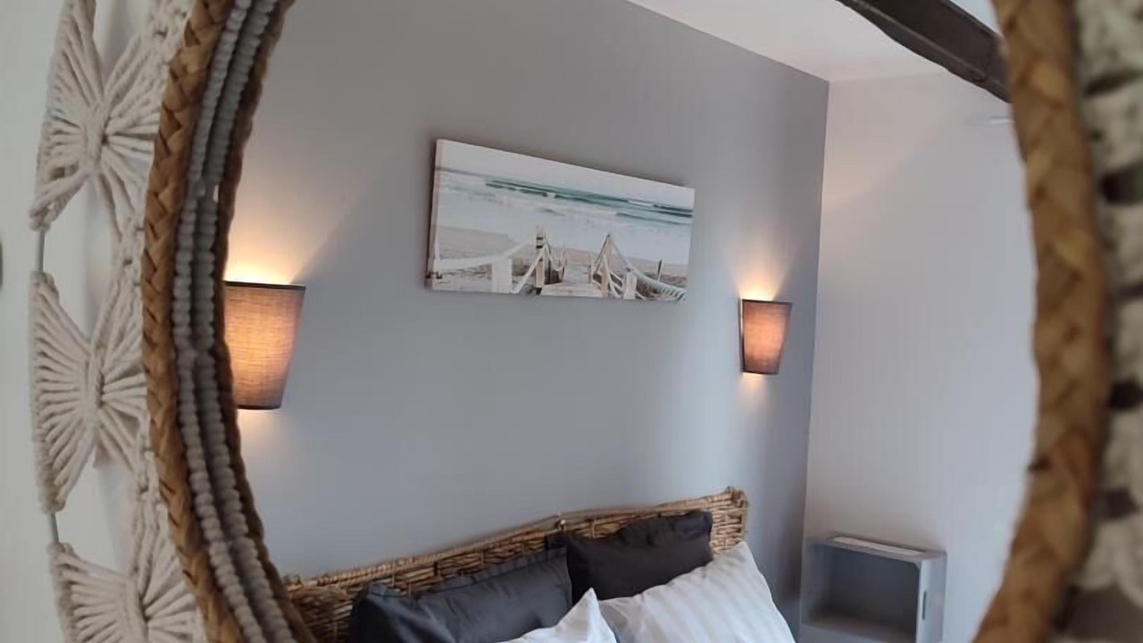 Photo of Bedroom in Cuverville-sur-Yeres