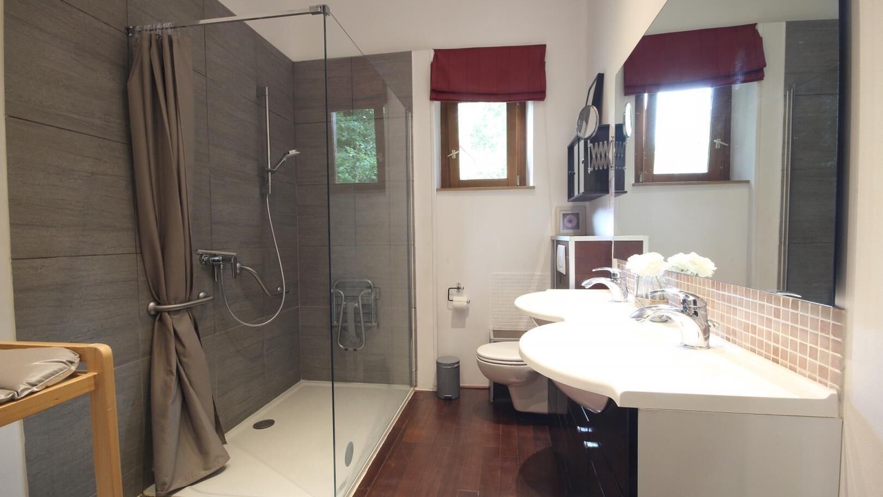 Photo of Bathroom in Gonneville-sur-Scie