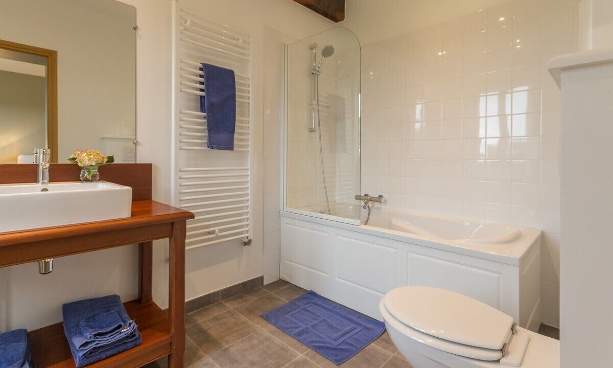 Photo of Bathroom in Doudeville