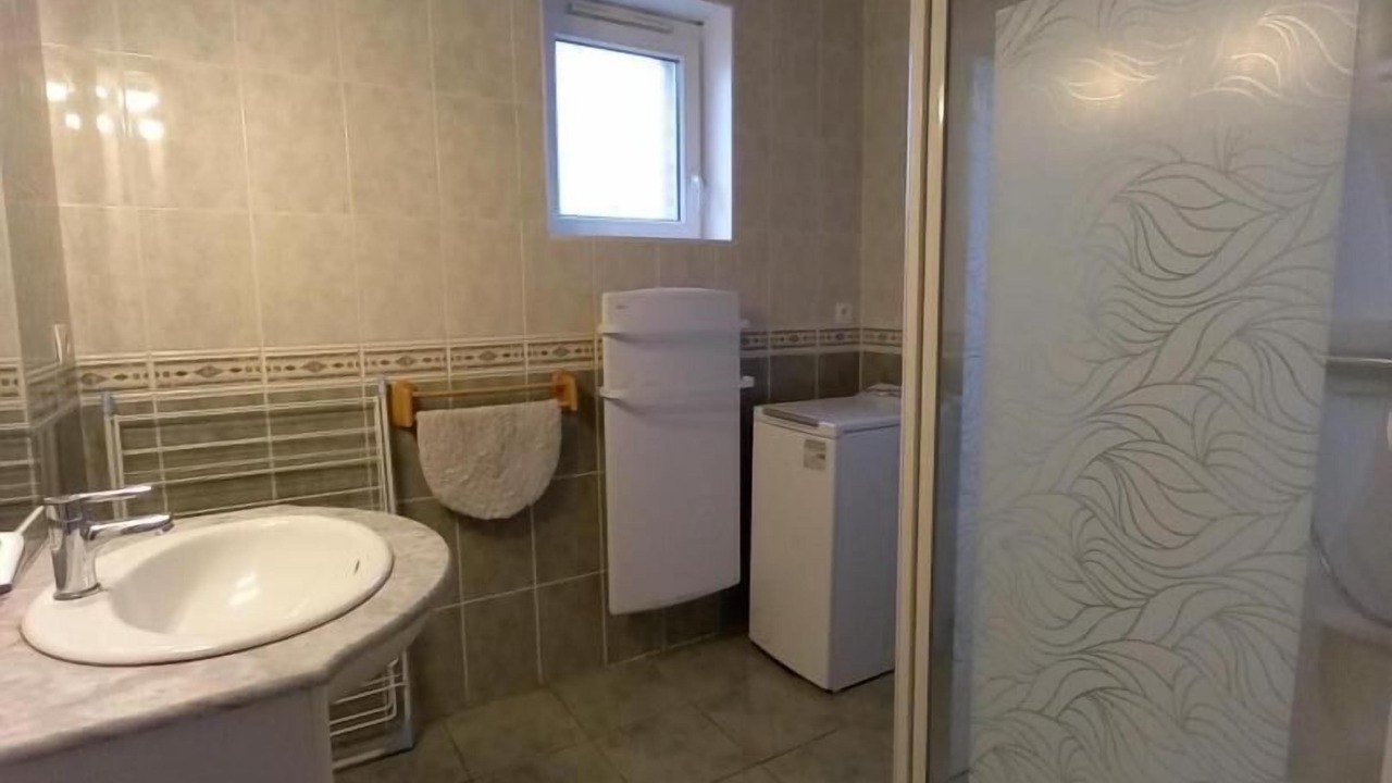 Photo of Bathroom in Theuville-aux-Maillots